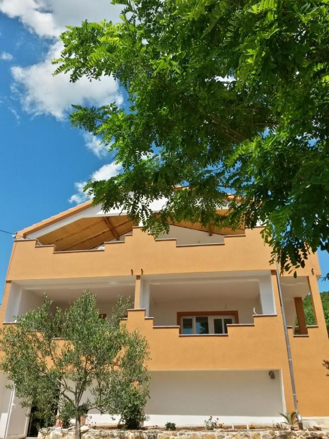 Apartments 4M Gornji Karin Exterior foto