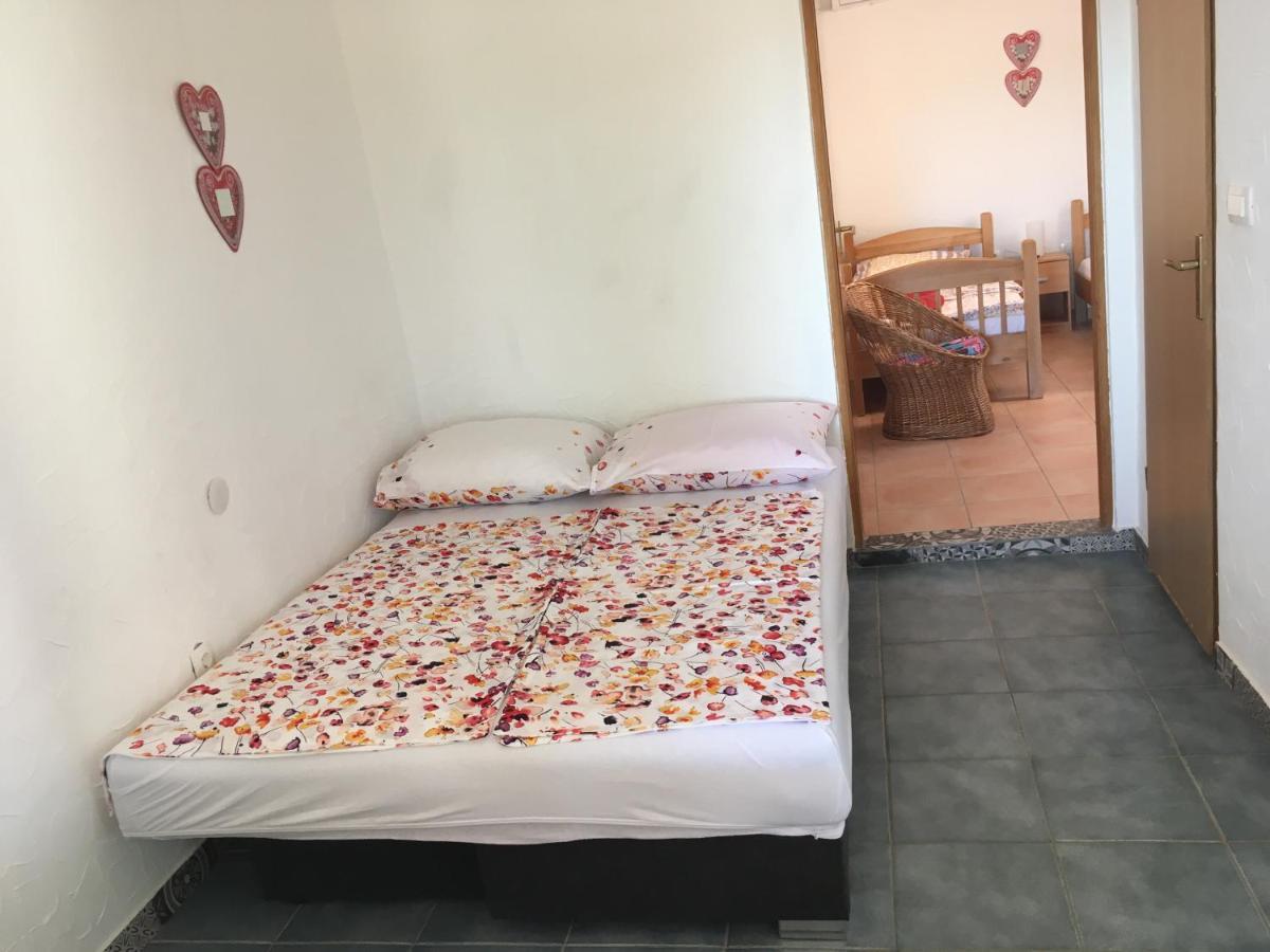 Apartments 4M Gornji Karin Exterior foto