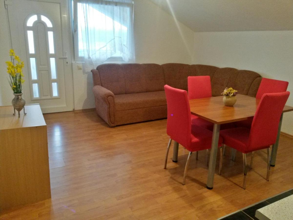 Apartments 4M Gornji Karin Exterior foto