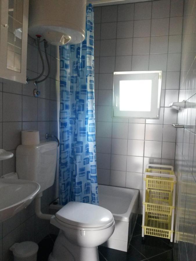 Apartments 4M Gornji Karin Exterior foto