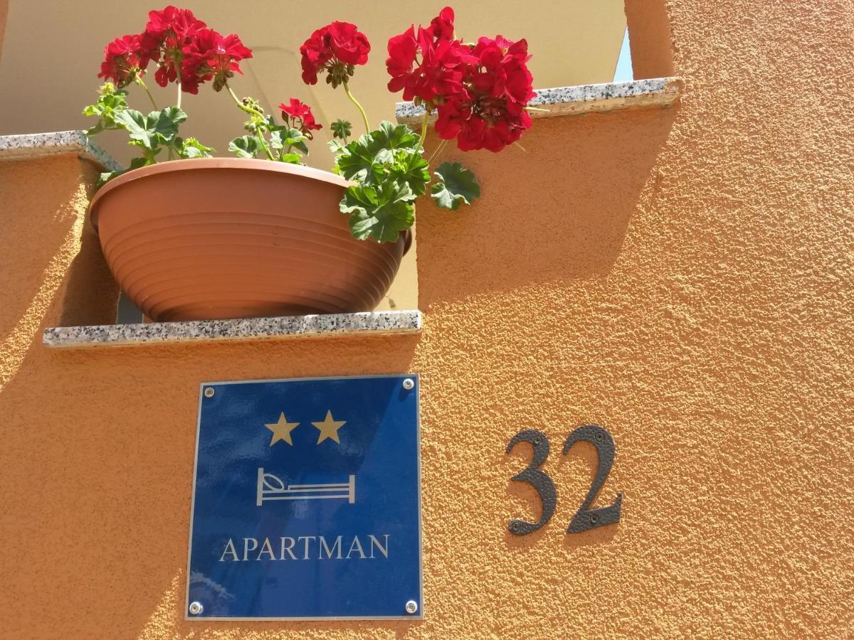 Apartments 4M Gornji Karin Exterior foto